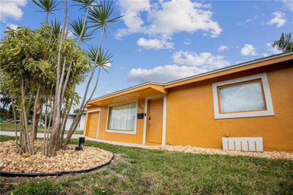 Sunrise Golf Village, 6541 NW 24th St, Sunrise, Florida 33313, image 3