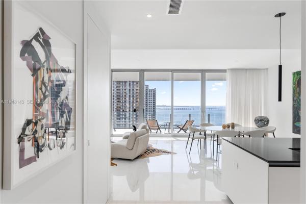 300 Biscayne Blvd Way #2102, Miami, Florida 33131, image 1