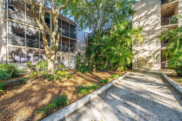 Plantation Pines, 469 N Pine Island Rd #302B, Plantation, Florida 33324, image 2