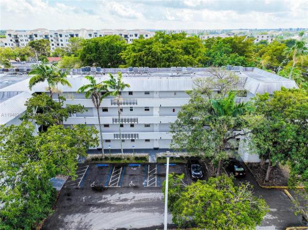 Village Homes & Condos At Palmetto Bay, 17255 SW 95th Ave #161, Palmetto Bay, Florida 33157, image 1