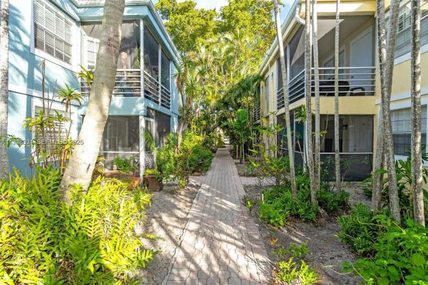 Garden Isle Villas, 320 SE 10th Ave #D, Pompano Beach, Florida 33060, image 1