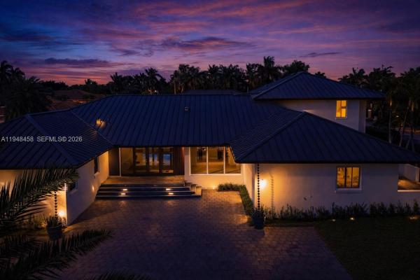 Split Rail, 9901 NW 130th St, Hialeah Gardens, Florida 33018, image 1