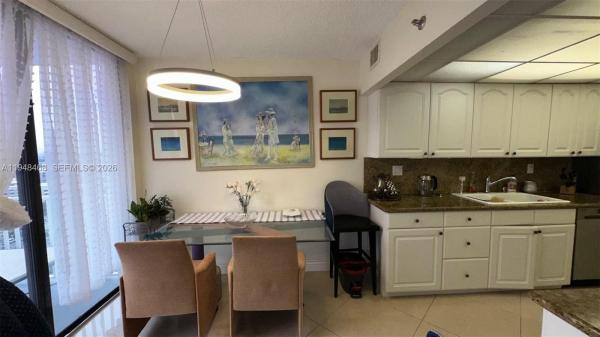 Winston Towers 600, 210 174th St #1909, Sunny Isles Beach, Florida 33160, image 1