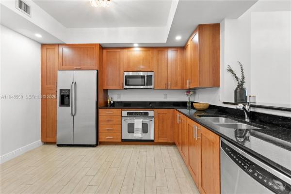 Aventura Marina 1, 3340 NE 190th St #908, Aventura, Florida 33180, image 3