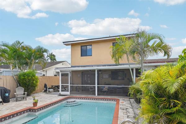 Las Palmas, 10365 SW 11th Ter #4-9B, University Park, Florida 33174, image 2