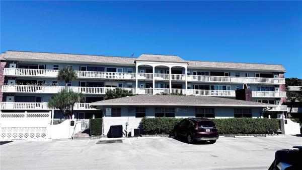 North Hampton Court, 1965 SE 5th Ct #203, Pompano Beach, Florida 33060, image 2