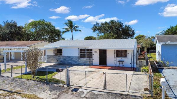Breezyway Manor, 1311 SW 33rd Ter, Fort Lauderdale, Florida 33312, image 1