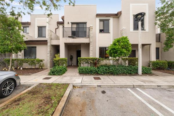 582 NE 207th St, Unincorporated Dade County, Florida 33179, image 1