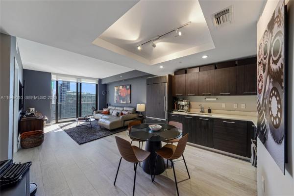 Brickell Heights East, 45 SW 9th St #3405, Miami, Florida 33130, image 2
