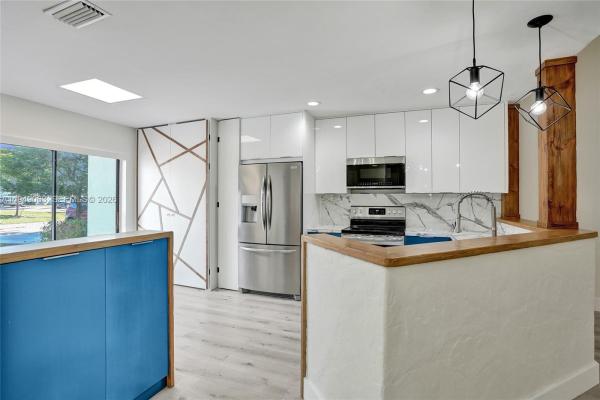 Lantern Walk, 155 Love Cres, Royal Palm Beach, Florida 33411, image 3
