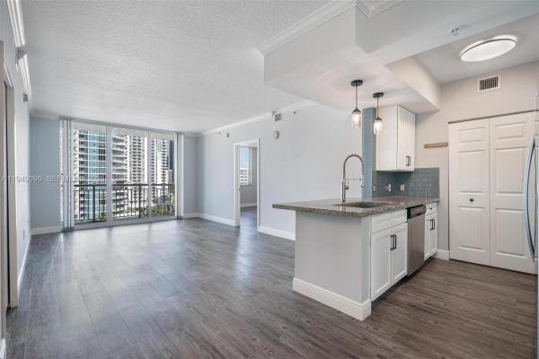 Cite On The Bay East, 2000 N Bayshore Dr #1105, Miami, Florida 33137, image 2