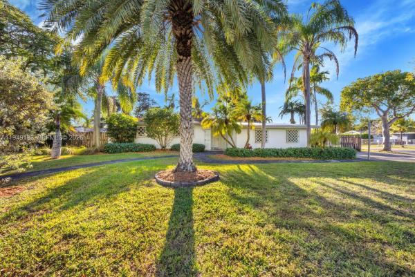 Cutler Ridge, 21000 Condado Rd, Cutler Bay, Florida 33189, image 2