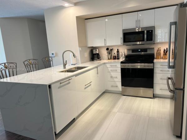 The Yacht Club At Aventura, 19901 E Country Club Dr #2202, Aventura, Florida 33180, image 1