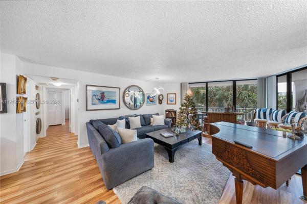 4000 Towerside Ter #301, Unincorporated Dade County, Florida 33138, image 1