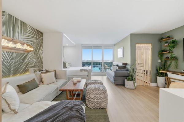 Roney Palace, 2301 Collins Ave #1429, Miami Beach, Florida 33139, image 2