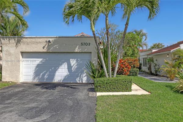 Villas Of Monterey At Indian Spring, 5703 Ainsley Ct, Boynton Beach, Florida 33437, image 3