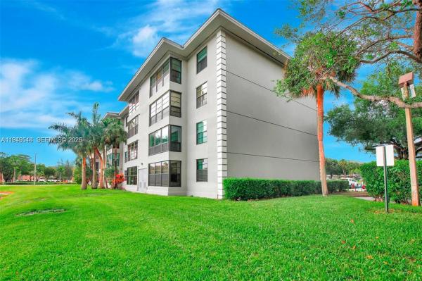 Whitehall Of Pine Island Ridge, 1532 Whitehall Dr #202, Davie, Florida 33324, image 1