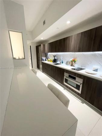 Paramount Miami Worldcenter, 851 NE 1st Ave #305, Miami, Florida 33132, image 1