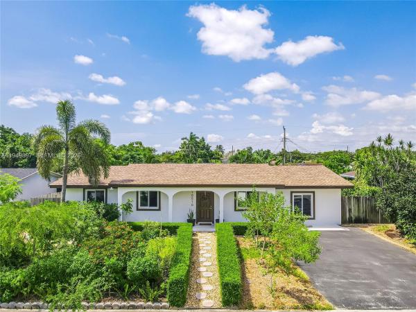 10510 SW 160th St, Unincorporated Dade County, Florida 33157, image 1