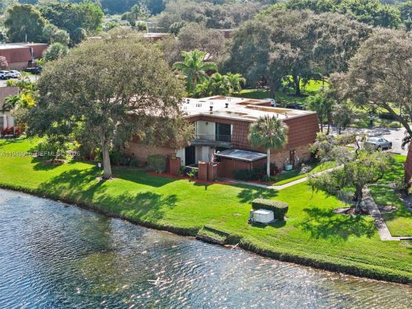 Village At Lake Pine, 11875 SW 12th Pl, Davie, Florida 33325, image 2