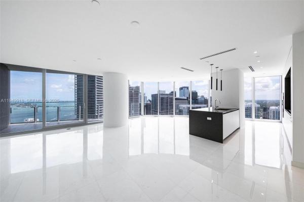 300 Biscayne Boulevard Way #4507W, Miami, Florida 33131, image 2