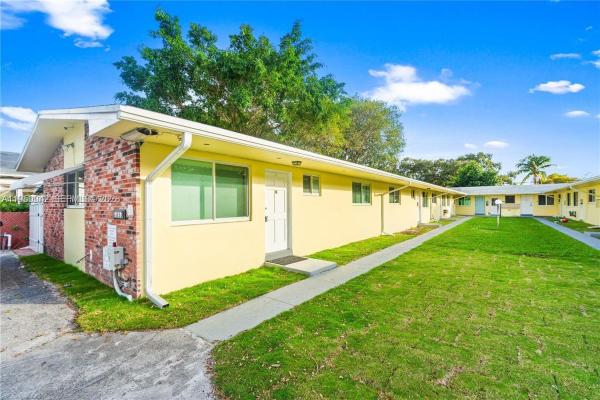 Coronet Vista, 2312 Van Buren St #5, Hollywood, Florida 33020, image 2