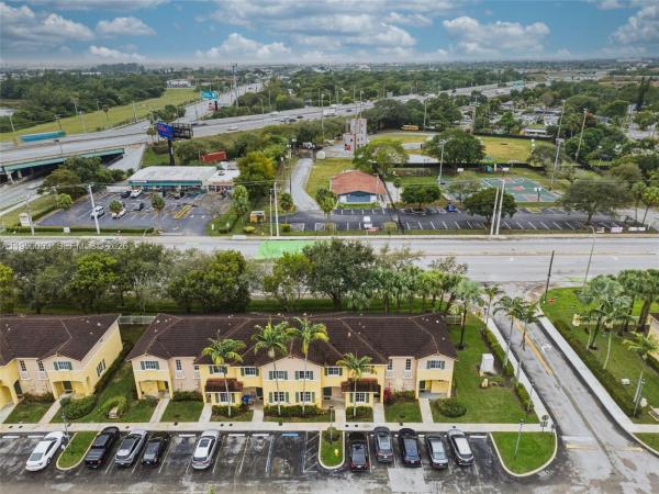 San Remo Townhomes, 6038 SW 19th Pl, North Lauderdale, Florida 33068, image 2