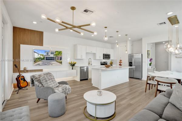 Emory Townhomes, 8360 NW 7th Pl, Plantation, Florida 33324, image 1