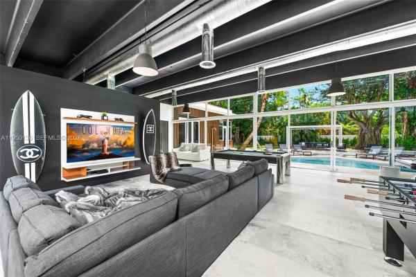1000 NE 89th St, Unincorporated Dade County, Florida 33138, image 3