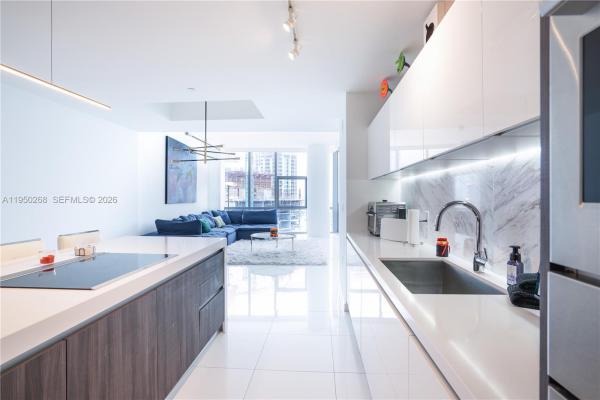 Paramount Miami Worldcenter, 851 NE 1st Ave #2101, Miami, Florida 33132, image 1