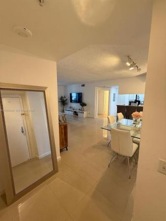 Courvoisier Courts, 701 Brickell Key Blvd #1105, Miami, Florida 33131, image 2