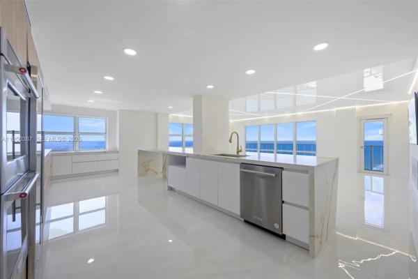 Southpoint, 3410 Galt Ocean Dr #PH-2N, Fort Lauderdale, Florida 33308, image 2