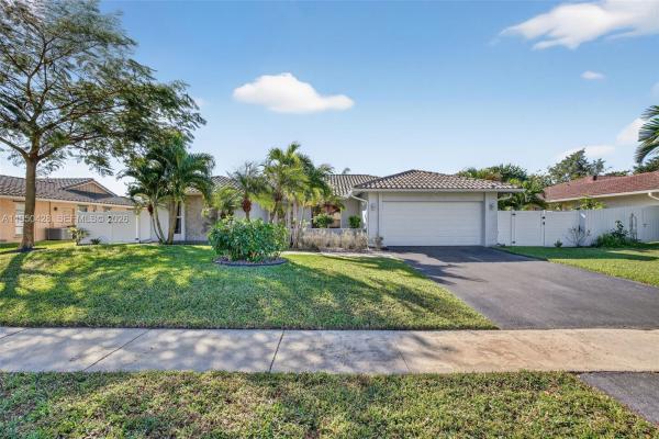 Jacaranda Lakes, 9090 NW 11th Ct, Plantation, Florida 33322, image 1