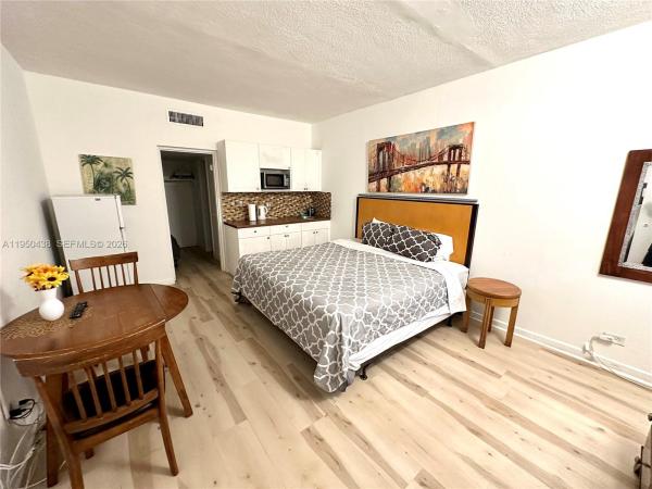 Knights Inn Hallandale, 26 Diplomat Pkwy #2325, Hallandale Beach, Florida 33009, image 1