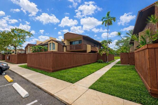 6534 SW 114th Pl #G-75, Unincorporated Dade County, Florida 33173, image 1