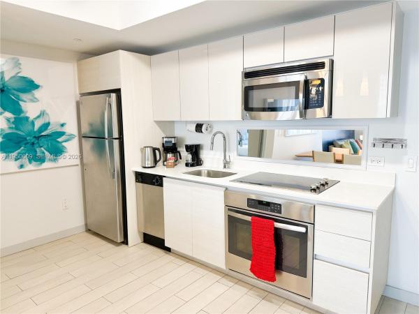 Beachwalk Elite Hotel & Resort, 2602 E Hallandale Beach Blvd #R409, Hallandale Beach, Florida 33009, image 2