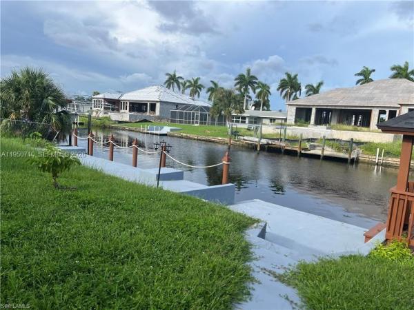 5313 Bayview Ct, Cape Coral, Florida 33904, image 2