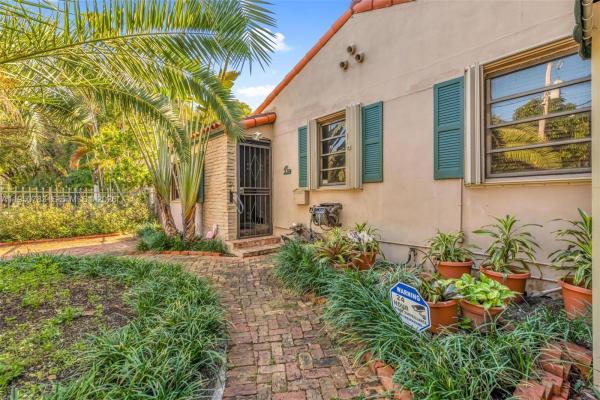 2550 Trapp Ave, Coconut Grove, Florida 33133, image 1