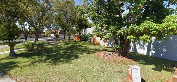 Country Club Of Miami Fairway Villas, 18915 W Lake Dr, Hialeah, Florida 33015, image 3