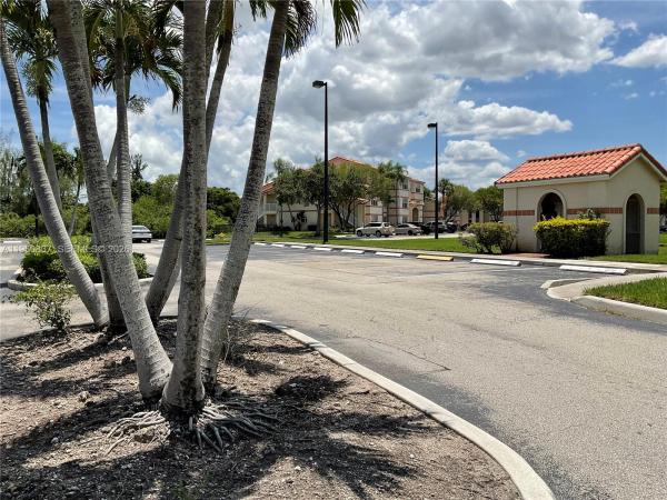 Coral Key, 3320 N Pinewalk Dr N #1715, Margate, Florida 33063, image 2