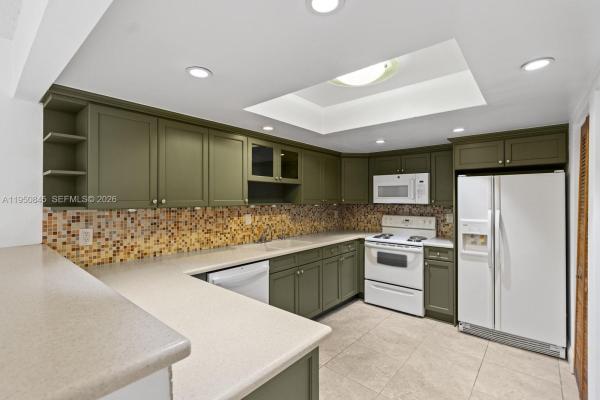 Snapper Village, 7064 SW 114th Pl #B, Kendall, Florida 33173, image 3
