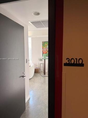 Centro, 151 SE 1st St #3010, Miami, Florida 33131, image 1