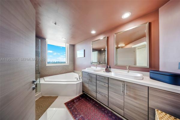 Duo West, 1745 E Hallandale Beach Blvd #2407W, Hallandale Beach, Florida 33009, image 2
