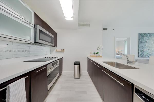 The Ivy At Riverfront, 90 SW 3rd St #3109, Miami, Florida 33130, image 2