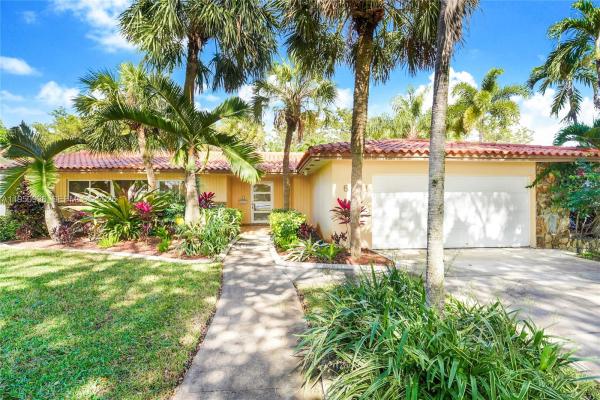 Loch Ness, 6931 Loch Ness Dr, Miami Lakes, Florida 33014, image 3