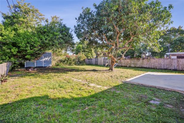 Panuleta Gardens, 611 NE 171st St, North Miami Beach, Florida 33162, image 1