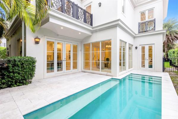 Villa Blanc, 315 Santander Ave #317, Coral Gables, Florida 33134, image 2