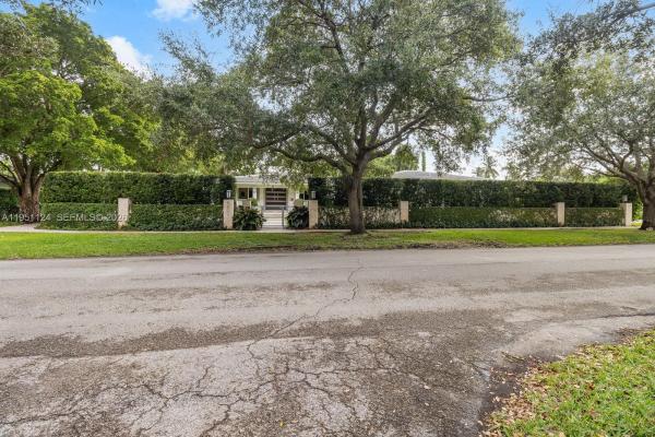 Riviera, 5601 Maggiore St, Coral Gables, Florida 33146, image 1