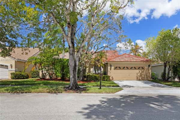 Verona Lake, 798 Verona Lake Dr, Weston, Florida 33326, image 2