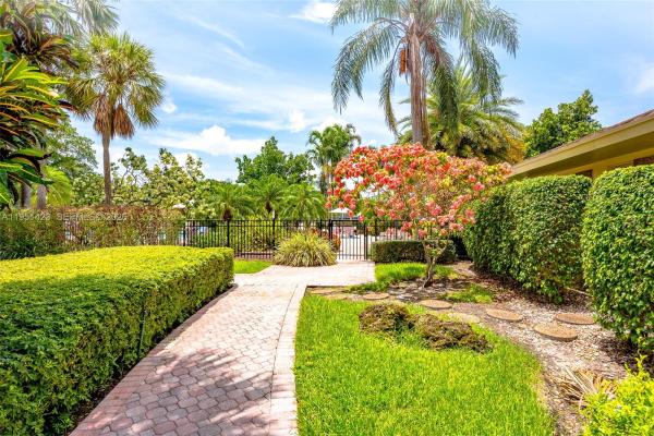 Palm-Aire Country Club 4, 3091 N Course Dr #705, Pompano Beach, Florida 33069, image 2